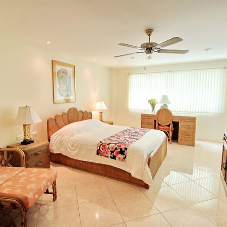 Butterfly Garden Boutique Residences By Frasier, A Lifestyle Destination Apt And Villas 1 To 3 Bedroom Units, 2 Full Bathrooms, Rain Shower, Spa Bath, Complete Kitchen, Staff 24-7,Fast Fiber Optic Wifi, 55" Smart Tv'S, Free Bbq, Pattaja Kültér fotó