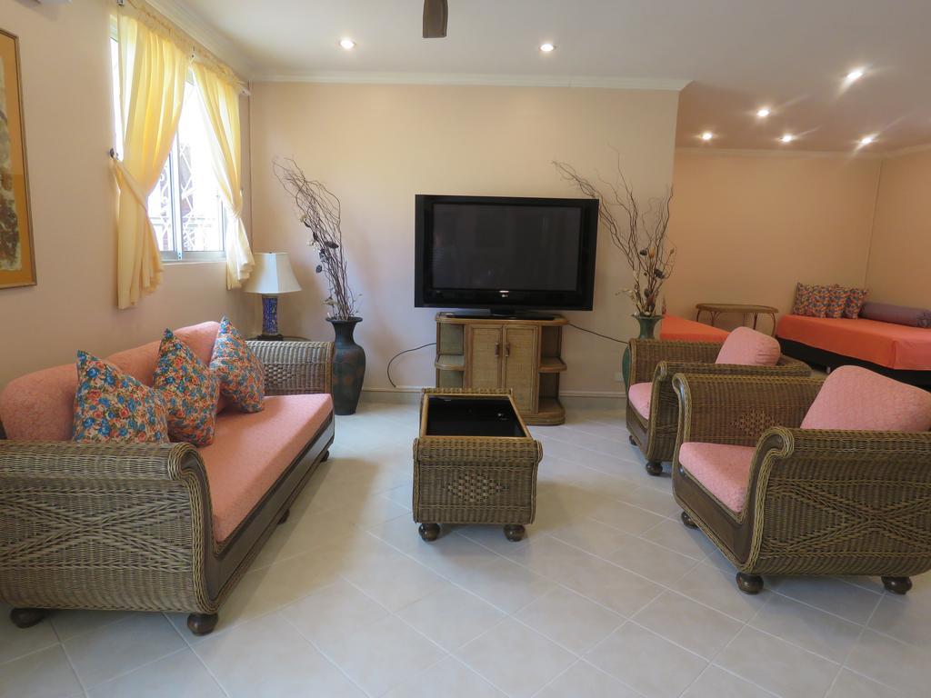 Butterfly Garden Boutique Residences By Frasier, A Lifestyle Destination Apt And Villas 1 To 3 Bedroom Units, 2 Full Bathrooms, Rain Shower, Spa Bath, Complete Kitchen, Staff 24-7,Fast Fiber Optic Wifi, 55" Smart Tv'S, Free Bbq, Pattaja Kültér fotó